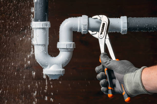 Professional Gas Line Repair technician working in Laconia, IN